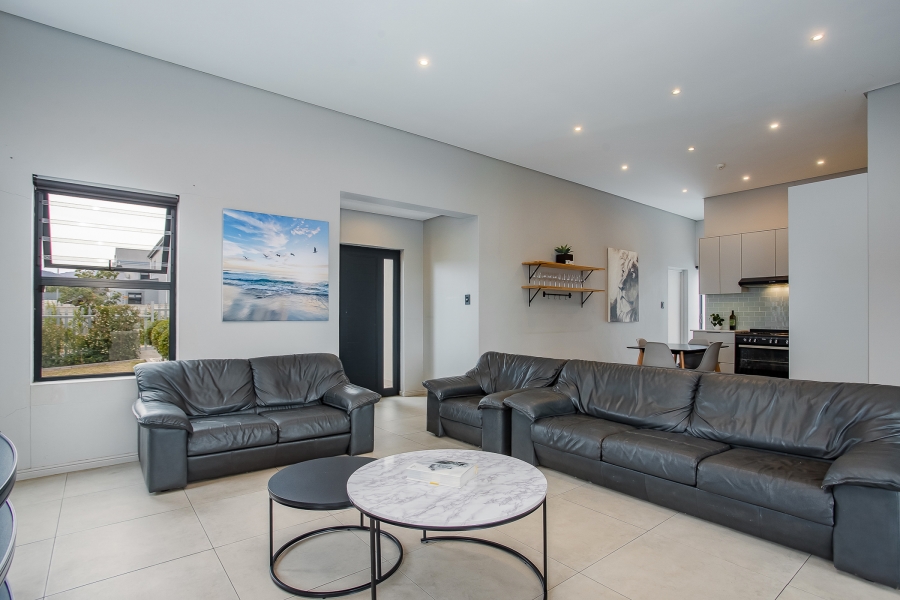 3 Bedroom Property for Sale in Uitsig Western Cape